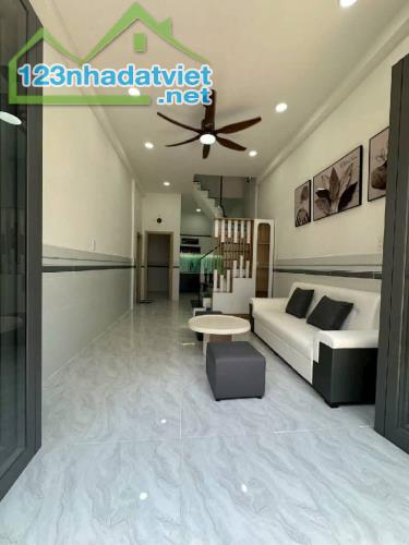 Bán nhà mới Hưng Phú P.8 Quận 8. Cách mặt t.i.ề.n đường khoảng 50m.