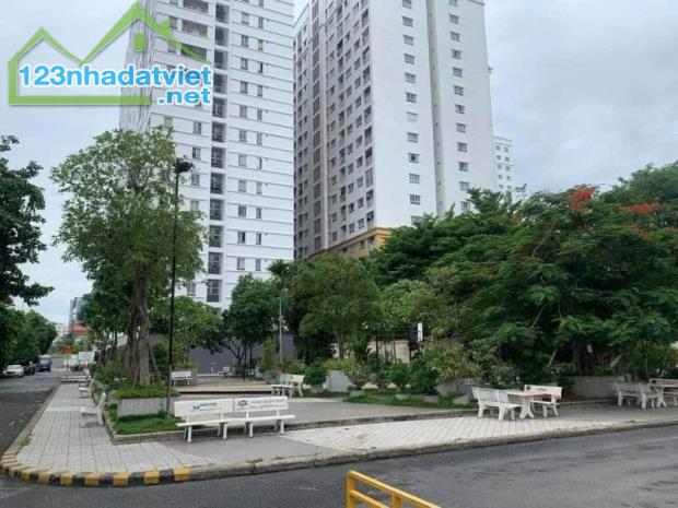 Bán Căn Hộ chung cư Quận Tân Phú - 60m2 - Chất Lượng Pháp - Sát Đầm Sen - Sổ Hồng Riêng