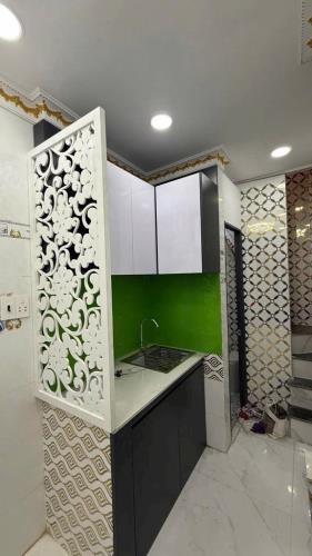 Chưa đến 2 tỷ có nhà 3 tầng 2PN CMT8 hẻm thông - 1