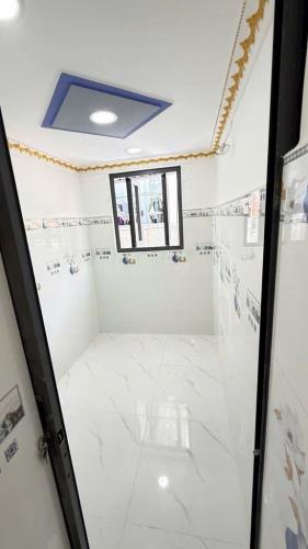 Chưa đến 2 tỷ có nhà 3 tầng 2PN CMT8 hẻm thông - 3