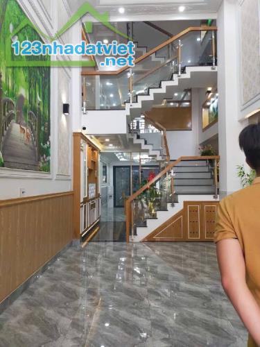 NHÀ 4 TẦNG X 90M2 CẠNH VINCOM - NHÀ MỚI DỌN VÀO Ở NGAY CHỈ 6 TỶ - 1