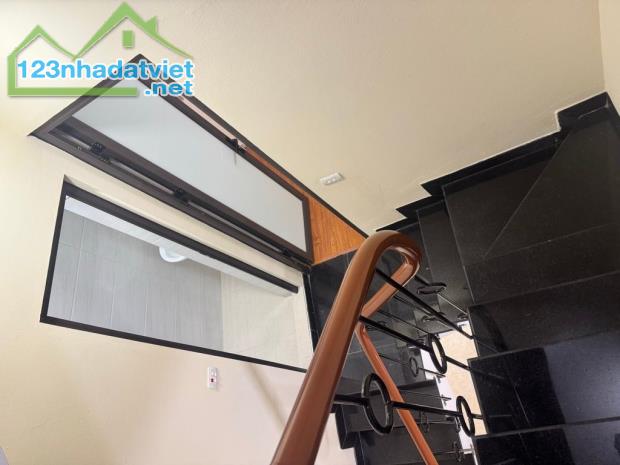 Siêu Hiếm. Bán Nhà Sài Đồng, Long Biên 33m2, 4T chỉ 5,7 tỷ (ngõ ô tô đỗ gần) - 1