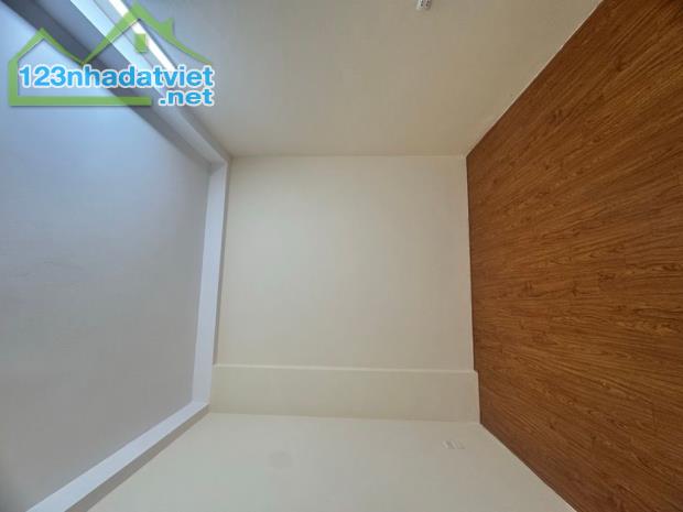 Siêu Hiếm. Bán Nhà Sài Đồng, Long Biên 33m2, 4T chỉ 5,7 tỷ (ngõ ô tô đỗ gần)