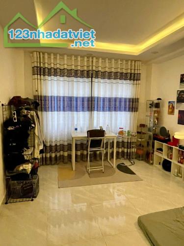 Bán Nhà Quận 3 - Hẻm Xe Hơi - Nguyễn Đình Chiểu - 34M - 3 PN  - Nhỉnh 8 Tỷ - 2