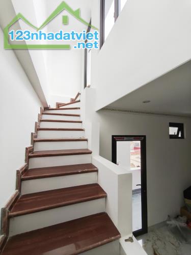 -BÁN GẤP-SIÊU PHẨM TRUNG TÂM VIỆT HƯNG – 5 TẦNG THANG MÁY – GARA 2 Ô TÔ – NỘI THẤT ĐẲNG CẤ - 3