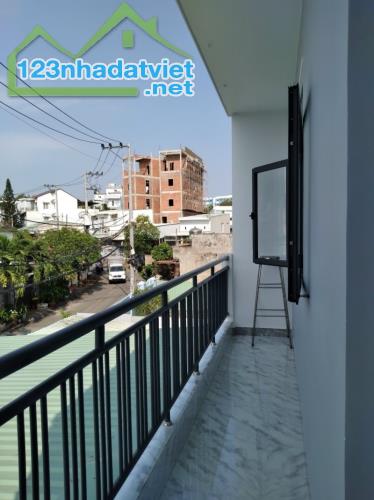 MT Đường 494, Tăng Nhơn Phú A – 103m² (6.4×18m) x 2 tầng, 5PN