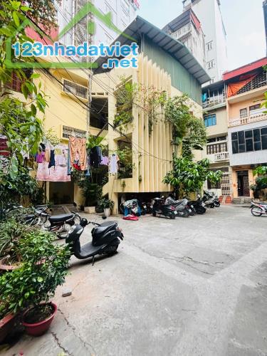 Căn Hộ Tập thể dành cho Gia đình yêu Hà Nội và sống giá trị - Phố Đội Cung - Tầng 2 - 80m2