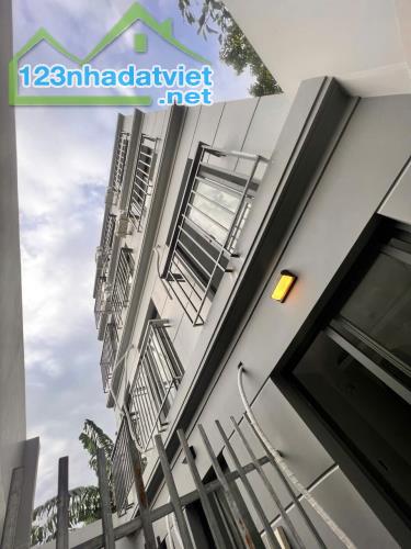Cần bán nhà quận 2 DT 172m2 đất - 5 tầng gồm 24 CHDV - HĐT 90tr/tháng. Bán 17.8 tỷ - 5