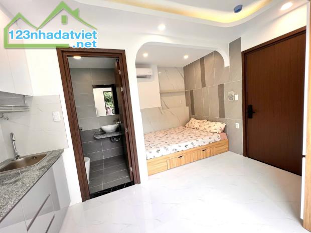 Cần bán nhà quận 2 DT 172m2 đất - 5 tầng gồm 24 CHDV - HĐT 90tr/tháng. Bán 17.8 tỷ - 3