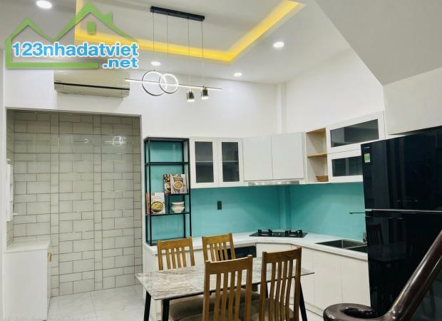 Bán nhà quận 8. Hẻm 3,5m cách mặt t.i.ề.n đường vài bước chân. - 1