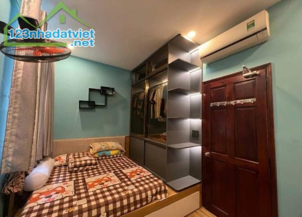 Bán nhà quận 8. Hẻm 3,5m cách mặt t.i.ề.n đường vài bước chân. - 3