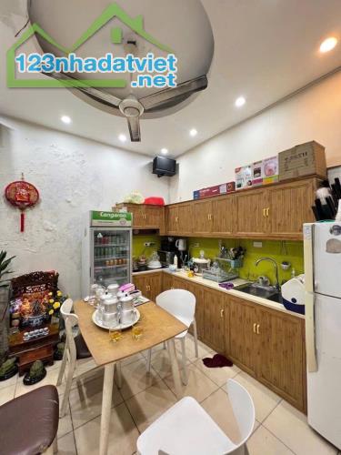 Cần bán nhà ngõ Trần Cao Vân, HBT giá 4 tỷ, 22m2x3T, ảnh thật - 2