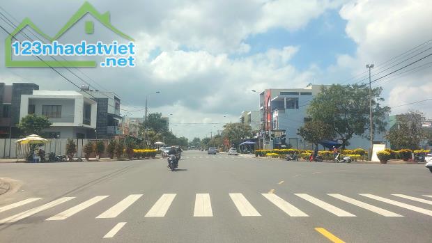 Sụp hầm lô đất đường N10 (Lê Duẩn)