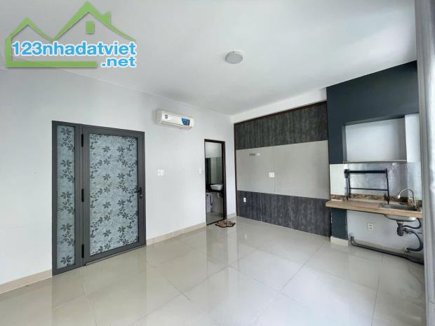 CHDV GÒ VẤP GIÁP PHÚ NHUẬN - NGANG KHỦNG 8M - THU NHẬP 35TR/THÁNG - 2