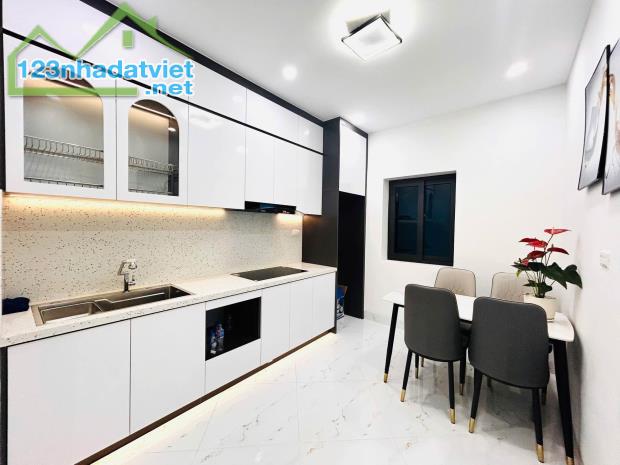 Bán nhà riêng phố Đội Cấn, Nhà mới đẹp 5 tầng, 35m, gần phố, 10.9 tỷ - 1