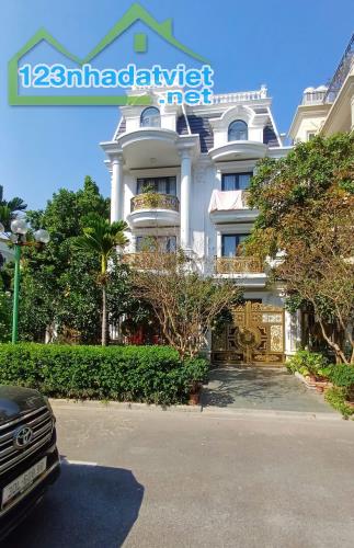 Bán biệt thự đơn lập góc khu đô thị Việt Hưng Long Biên giá 90 tỷ 5