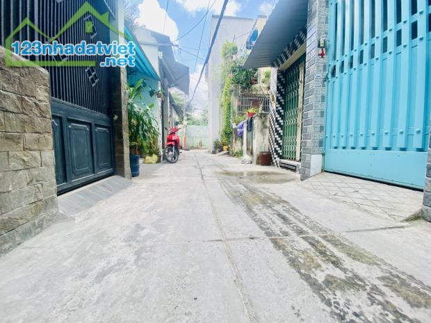 Nhà cấp 4 hẻm xe hơi đường Liên Tỉnh 5, Quận 8, giá 3.5 tỷ