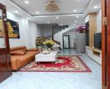 -BÁN GẤP-SIÊU HIẾM – GẦN PHỐ – GIÁ CỰC NGON! Nhà đẹp ngõ 20 Đàm Quang Trung, cách mặt phố