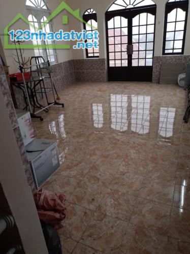 Gấp bán nhà Thủ Đức, giá 16.5 tỷ, dt 92m2, 4 tầng, gần MT Trần Não. - 2