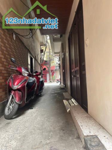 Bán Nhà Phố Lê Quý Đôn, gần BV 108 - 1 nhà ra phố, ngõ thông - 65m2 x 5 Tầng 7 ngủ - sđcc - 1