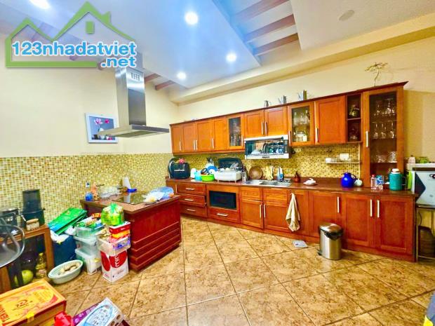 NHÀ LIỀN KỀ NGUYỄN THỊ THẬP – 85M2 – MT 7M – Ô TÔ TRÁNH – VỈA HÈ – HIẾM - 2
