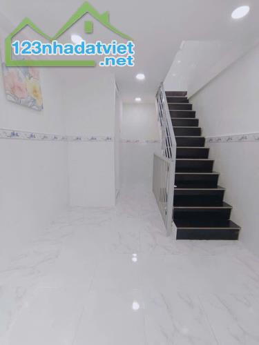 BÁN NHÀ MỚI - 2 TỶ HƠN - 3 TẦNG - SỔ HỒNG RIÊNG - GẦN BỆNH VIỆN CHỢ RẨY - QUẬN 11
