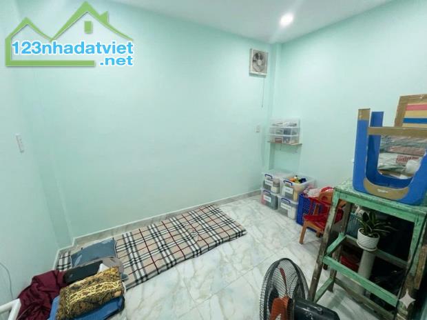 CMT8 Quận 3 – 3 Tầng – 32 m2 – 5.5 t.ỷ – Sổ vuông đẹp - 3