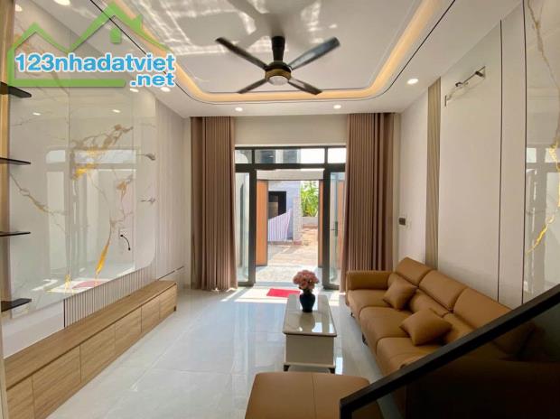 Chỉ Hơn 5 TỶ -  Nhà Đẹp 63M2 - Hẻm Ô TÔ Thông - sát Nguyễn Duy Trinh. - 2
