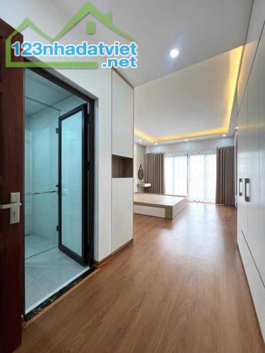 BÁN NHÀ NGỌC HỒI – PHÂN LÔ – Ô TÔ TRÁNH – THANG MÁY