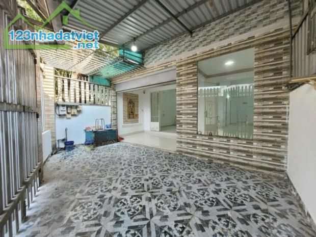 BÁN ĐẤT TẶNG NHÀ SÁT VÕ VĂN KIỆT 100M² NGANG BỀ THẾ 8M NHIK 6 TỶ - 1