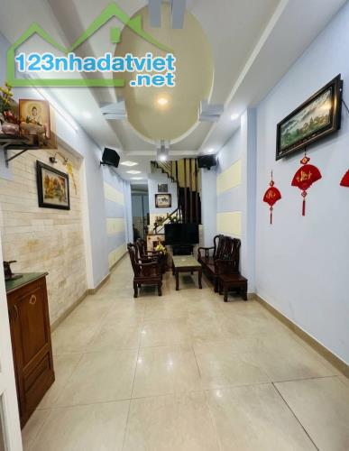 Bán nhà Dương Bá Trạc P.2 Q.8. Diện tích 76m2. Cách mặt t.i.ề.n đường khoảng 100m. - 1