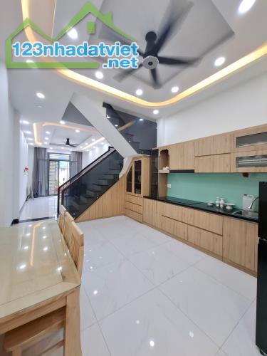 4 X15, SÁT KHU TÊN LỬA, 3 TẦNG, GIÁP QUẬN 6, Chỉ 5.X🧄 [npbxnm.a] - 2