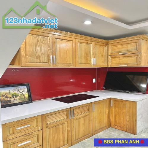 Đúng 49 bước chân ra mặt tiềnn Đỗ Xuân Hợp – Tìm đâu ra căn thứ 2? Nhà phố 4 tầng 4 pn. - 2