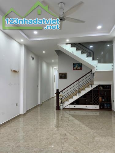 Mặt tiền KD Cầu Xây 2, Tân Phú – Dt 160m² (5 x 32) x 2 tầng – Giá tốt