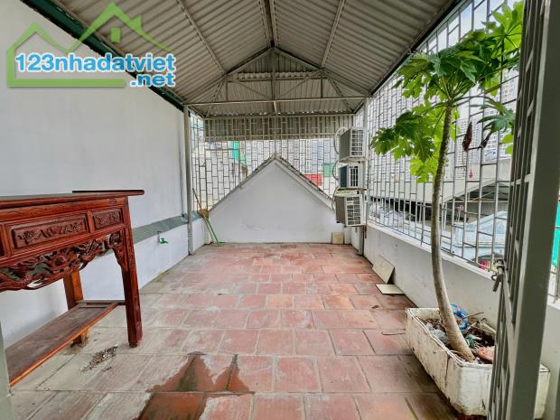 Cho thuê nhà 5 tầng ngõ 13 Lĩnh Nam, Hoàng Mai. Giá: 11.5tr - 2