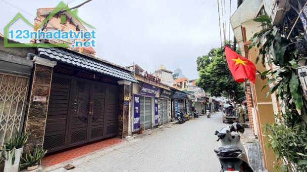 BÁN ĐẤT ĐẸP PHỐ Ô CÁCH - VIỆT HƯNG - PHÂN LÔ QUÂN ĐỘI - Ô TÔ 7 CHỖ ĐỖ CỬA - NGÕ THÔNG - 3