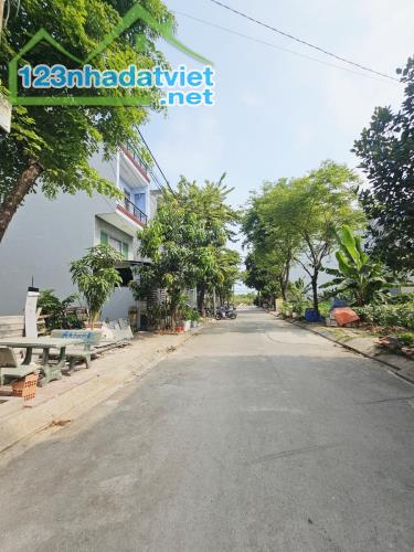 💥💥 NHÀ PHỐ MỚI 3 TẦNG - HOÀN CÔNG 📐 53 M² (4x13.5) - 4 PHÒNG NGỦ 🚗 ĐƯỜNG 8 M CÓ VỈA HÈ - 5