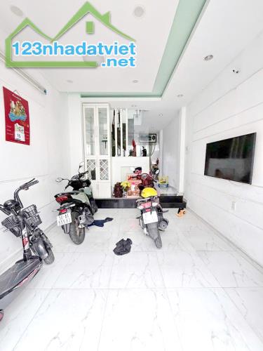 Bán nhà 2 lầu 50m2 gần chợ Phạm Thế Hiển  TTTM Parc Mall Quận 8 - 1