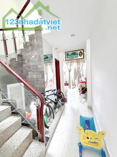 Bán nhà 2 lầu 50m2 gần chợ Phạm Thế Hiển  TTTM Parc Mall Quận 8 - 2