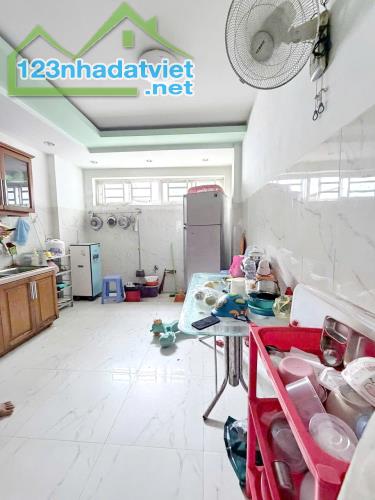 Bán nhà 2 lầu 50m2 gần chợ Phạm Thế Hiển  TTTM Parc Mall Quận 8 - 3