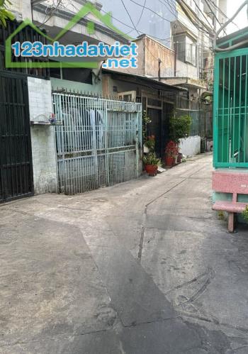 Bùi Minh Trực, P.5, Q.8, dt: 52m2, hai tầng, giá 6 tỷ 25.