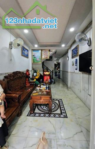 Bùi Minh Trực, P.5, Q.8, dt: 52m2, hai tầng, giá 6 tỷ 25. - 1