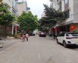 đất đấu giá Ngõ Cổng Đa sỹ,Kiến Hưng 50m mt5m vỉa hè ô tô tránh,KD,an sinh