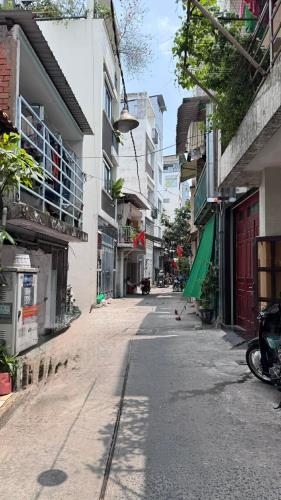 Bán nhà Rạch Bùng Binh Quận 3, 4.1x12m, 2 tầng 3PN giá 7.8 tỷ