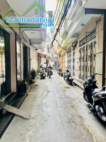TÒA NHÀ CCMN PHỐ MINH KHAI 45M 5 TANGaf 4.2MT GIÁ 12.6 TỶ - THANG MÁY - BA BƯỚC RA PHỐ - N