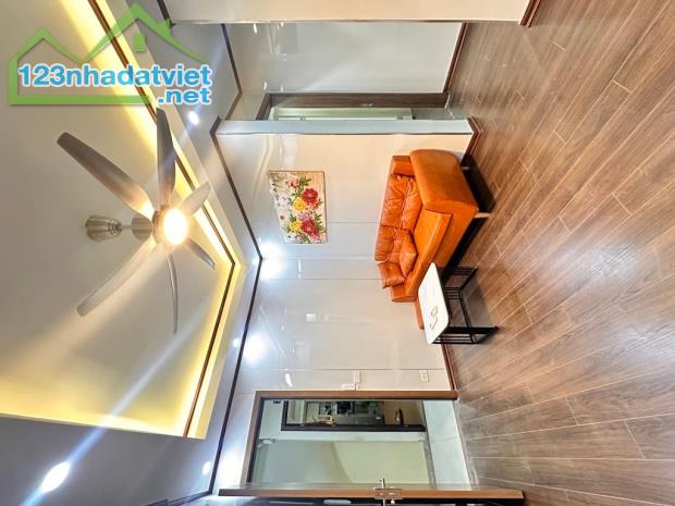 BÁN GẤP SIÊU CHDV ĐÔNG QUAN - CẦU GIẤY, DT 140M, 30M RA Ô TÔ TRÁNH, CHÀO 26 TỶ - 1