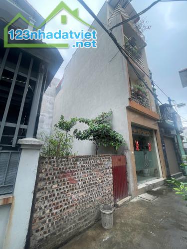 Bán đất Giang Biên - Long Biên - Ô tô VF3 vào đất - phù hợp an cư và đầu tư