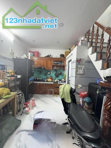 CHIẾN LƯỢC GIÁP BÌNH TRỊ ĐÔNG 17M2 2 TẦNG ĐÚC 2PN SHR CHỈ 2.75 TỶ