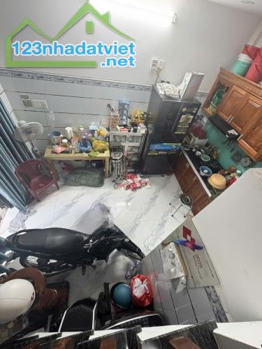 CHIẾN LƯỢC GIÁP BÌNH TRỊ ĐÔNG 17M2 2 TẦNG ĐÚC 2PN SHR CHỈ 2.75 TỶ - 2