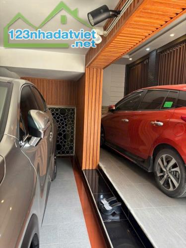 VILLA GÓC 2 MẶT TIỀN NGAY CHỢ HẠNH THÔNG TÂY - 129m2 (8×17) - HẦM + 3 LẦU - 2